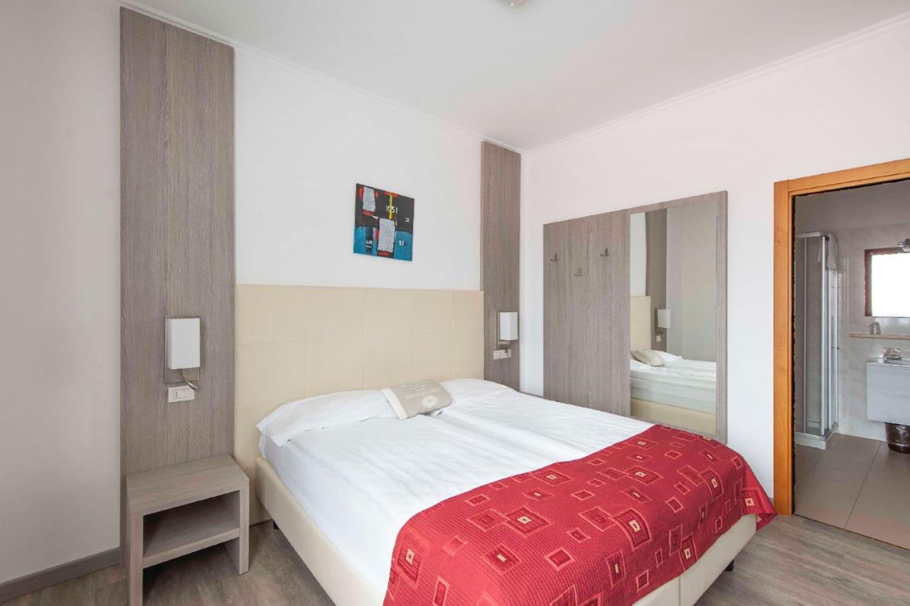 Hotel Venezia Riva del Garda Exterior photo