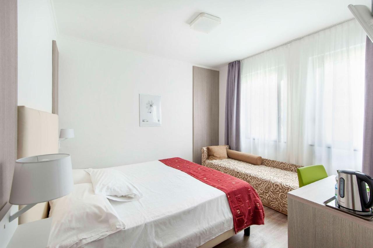 Hotel Venezia Riva del Garda Exterior photo