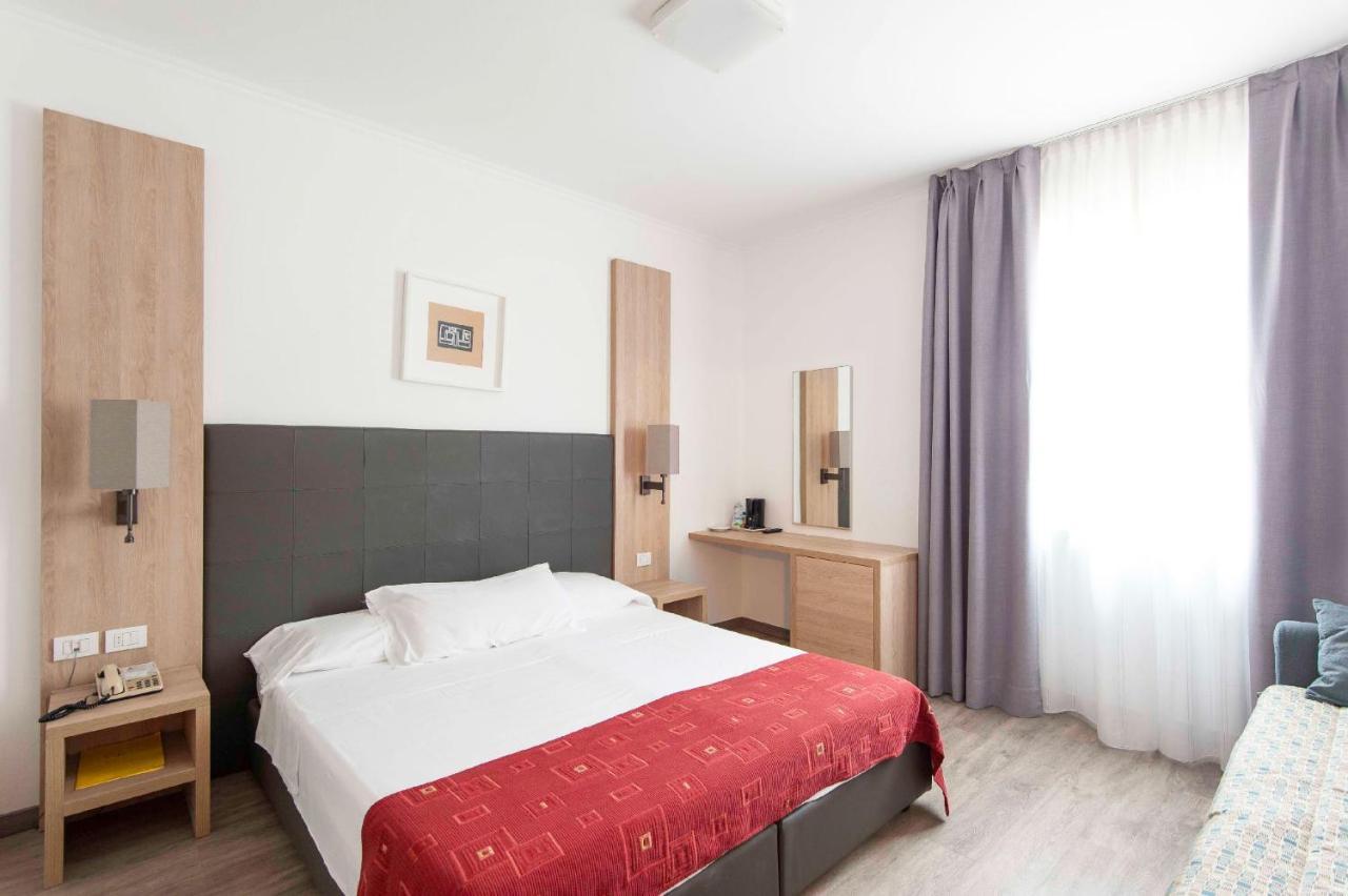Hotel Venezia Riva del Garda Exterior photo
