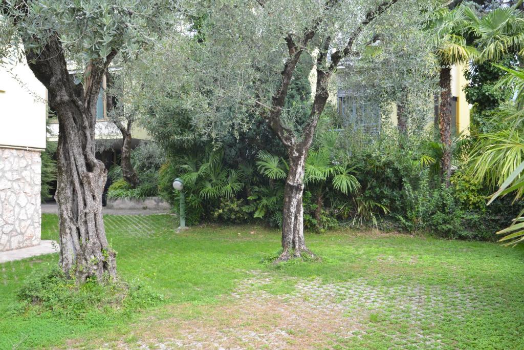 Hotel Venezia Riva del Garda Exterior photo
