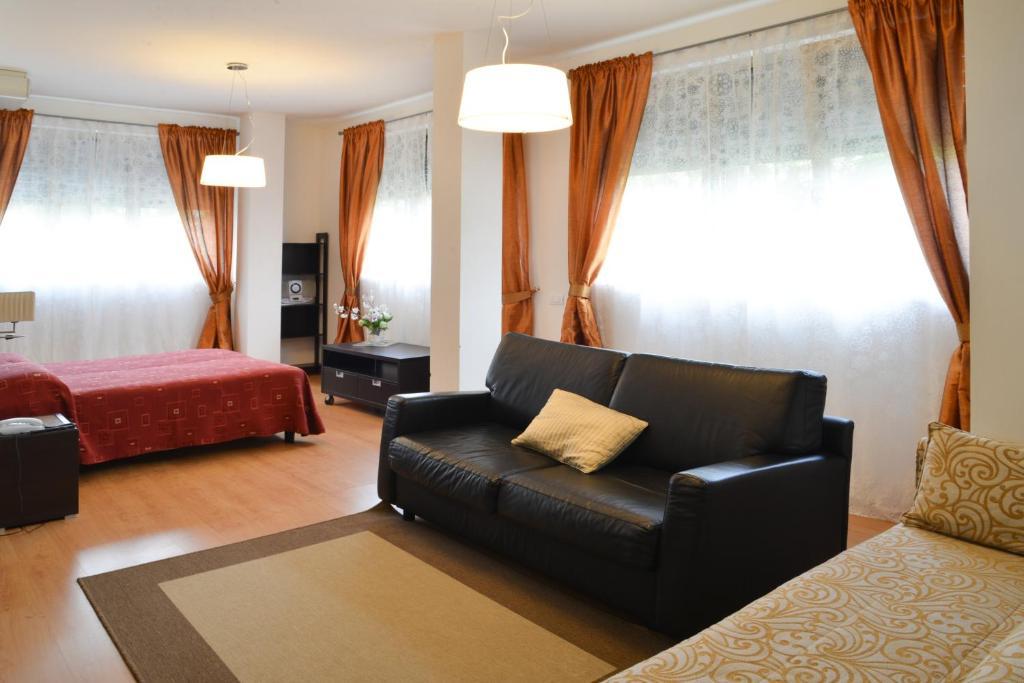 Hotel Venezia Riva del Garda Room photo