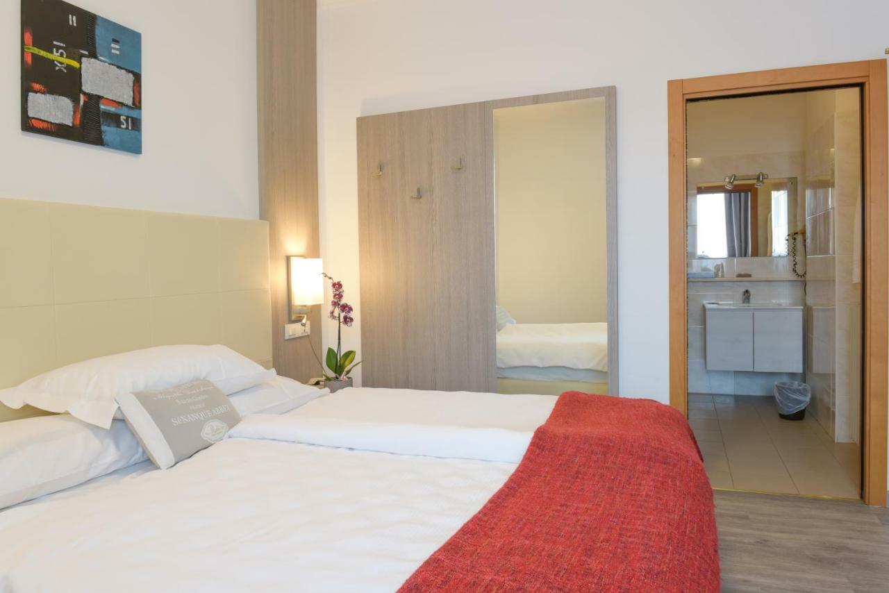 Hotel Venezia Riva del Garda Exterior photo